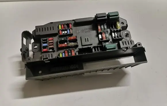 BMW X5 E70 Fuse module 95263851