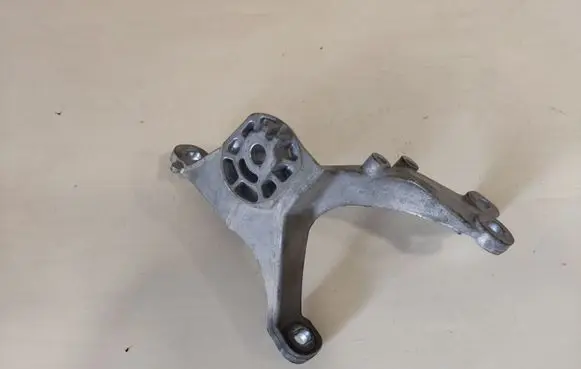 Audi A8 S8 D4 4H Gearbox mounting bracket 4H0399114E