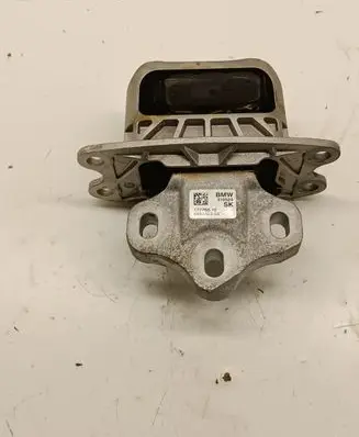 BMW 1 F40 Gearbox mount 6853453