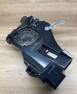 Audi A3 S3 A3 Sportback 8P Subwoofer speaker 8P4035382C
