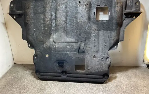 Engine splash shield/under tray