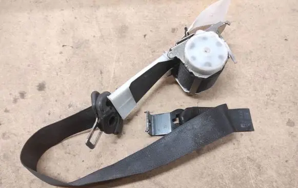 Opel Signum Front seatbelt 13126271N 13146617