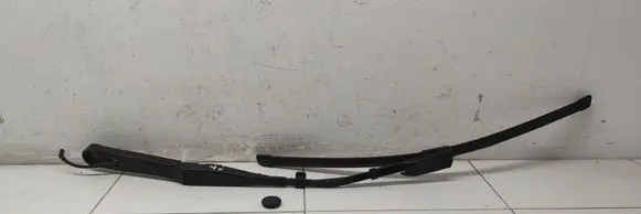 Peugeot 308 Front wiper blade arm 9830976880
