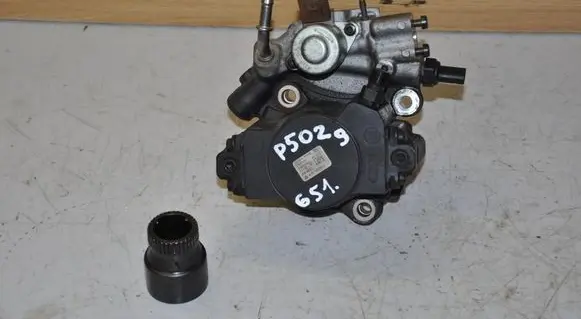 Mercedes-Benz C W205 Fuel injection high pressure pump A6510703301