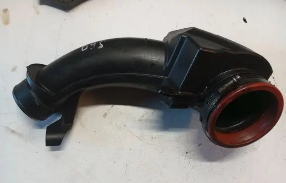 Intake resonator