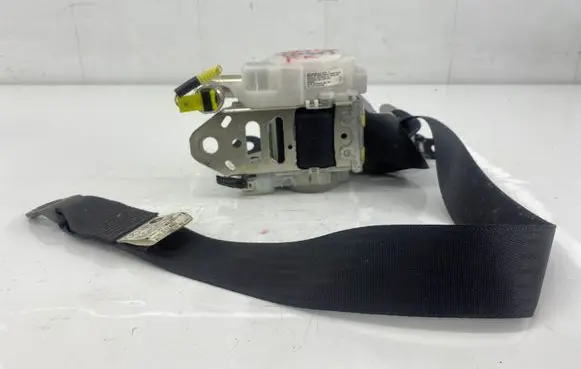 Lexus IS 220D-250-350 Front seatbelt 7M8750P