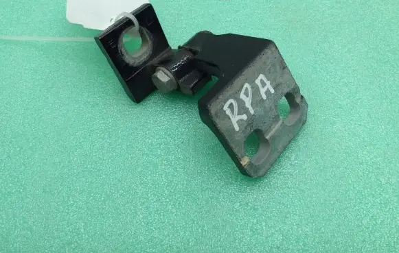 Maserati Levante Front door lower hinge A048903
