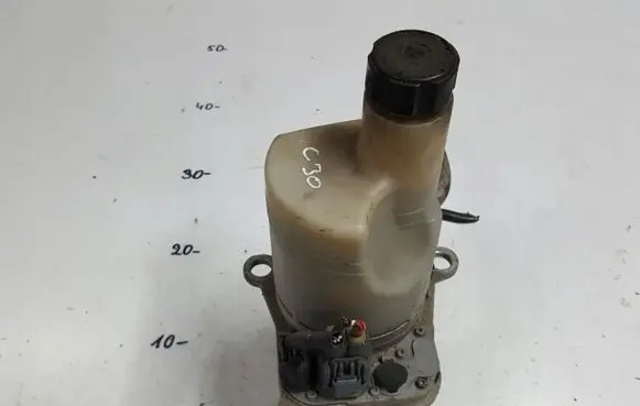 Volvo C70 Power steering pump 30741955