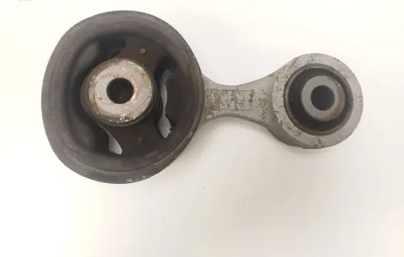 Honda Civic IX Engine mount bracket