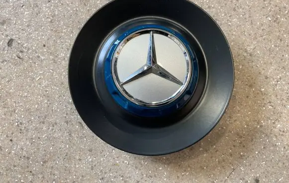 Mercedes-Benz C AMG W205 Original wheel cap A0004001100
