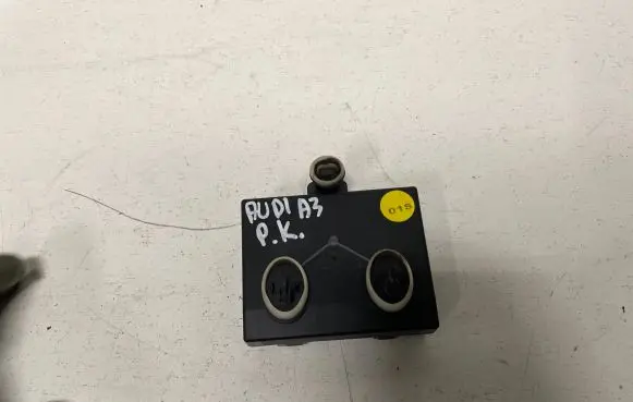Audi A3 S3 8V Door control unit/module 5Q0959593