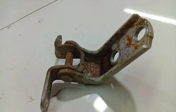 Toyota Corolla E120 E130 Front door upper hinge 