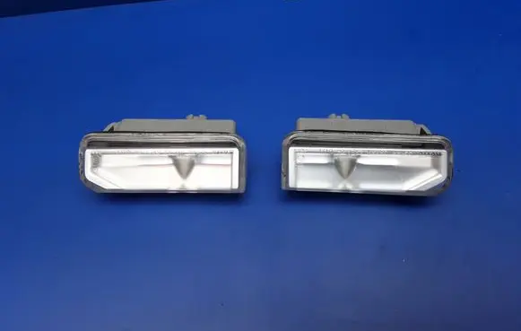 Lexus IS 220D-250-350 Number plate light 12V08W