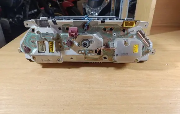 Honda Accord Speedometer (instrument cluster) HR04551 07377