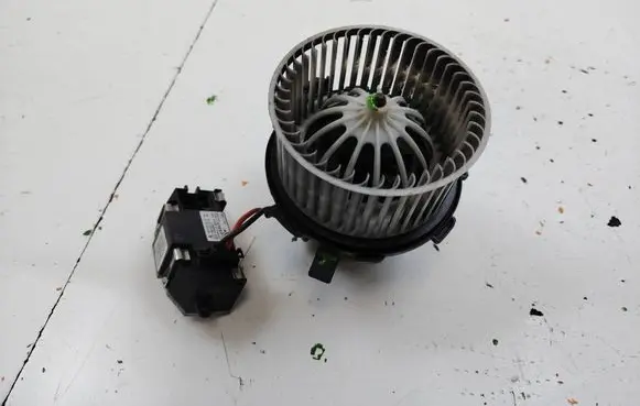Audi A5 Sportback 8TA Heater fan/blower U0851003