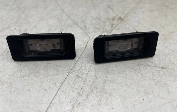 BMW 5 G30 G31 Number plate light 7410302