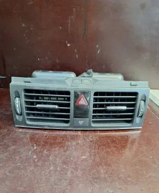Mercedes-Benz C W204 Dash center air vent grill A2048304154 6847001