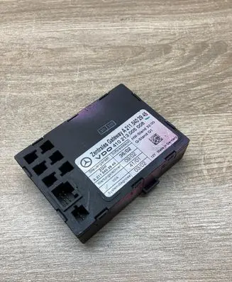 Mercedes-Benz E W211 Gateway control module A2115402945 213005008