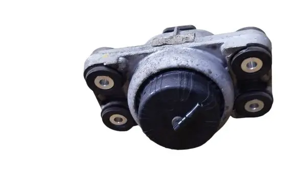 Land Rover Range Rover L405 Engine mount bracket