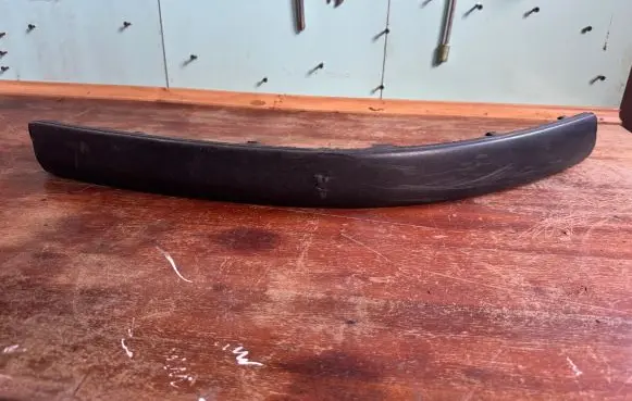 Volkswagen PASSAT B5 Front bumper splitter molding 3B0807718