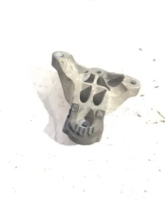 Volvo S60 Engine mounting bracket F7007021