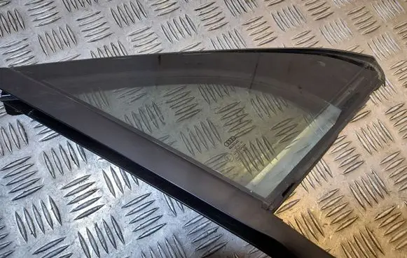 Audi Q7 4M Front door vent window glass four-door 4M0845114 4M0845114A