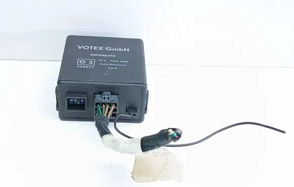 Volkswagen PASSAT B5 Door central lock control unit/module E3020077 4M1046V1C