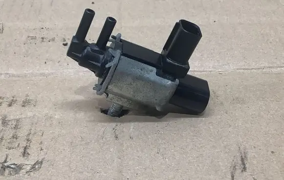 Mazda 5 Vacuum valve 4M5G9A500 465948107