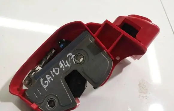 Mazda 3 I Seat back rest lock catch 