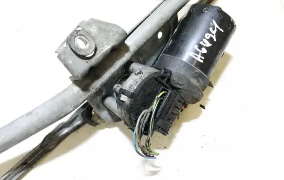 Volkswagen New Beetle Wiper motor 0390241132 8d1955113b