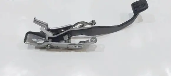 Toyota Verso Brake pedal