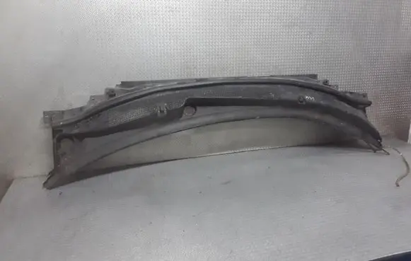 Nissan Maxima A34 Wiper trim