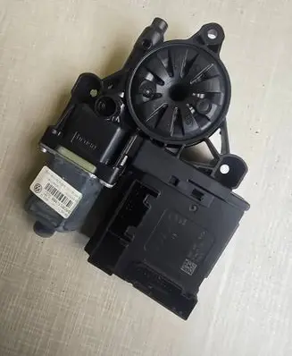 Volkswagen PASSAT B7 Front door window regulator motor 3C0959793B
