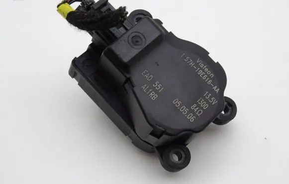 Ford Mondeo Mk III Air flap motor/actuator 1S7H19E616AA