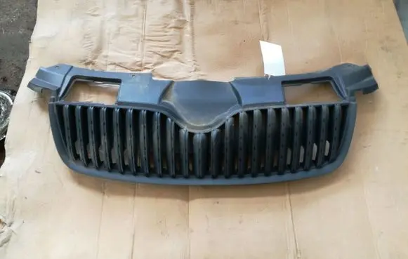 Skoda Roomster (5J) Front bumper upper radiator grill 5J0853668