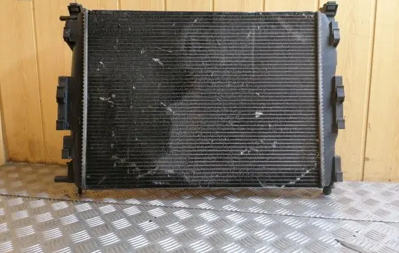 Renault Megane II Coolant radiator 8200117609