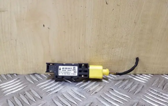 Audi A6 S6 C5 4B Airbag deployment crash/impact sensor 4B0959643E
