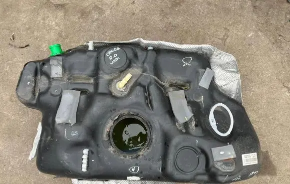 Chevrolet Cruze Fuel tank 