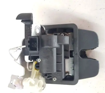 Volkswagen PASSAT B8 Tailgate/trunk/boot lock/catch/latch 3G0827505C