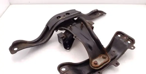 Subaru Legacy Gearbox mounting bracket