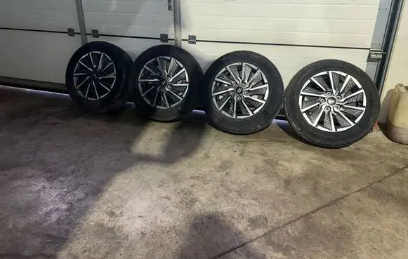 Hyundai Ioniq R16 alloy rim 