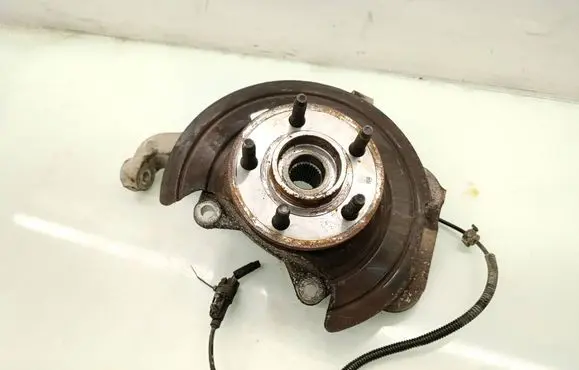 Dodge Nitro Front wheel hub 