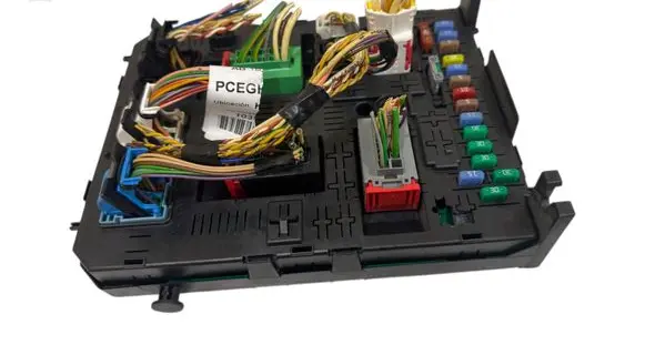 Citroen Berlingo Fuse module 281197595