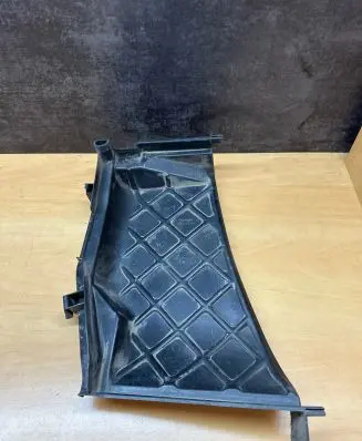 Audi A4 S4 B6 8E 8H Air filter box cover 8E1819979