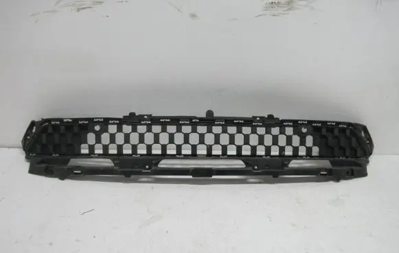 Renault Austral Front bumper lower grill 622A73423R 102824