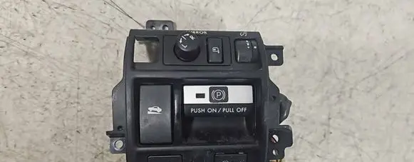 Nissan Leaf I (ZE0) Wing mirror switch 83061AJ000 3574E10