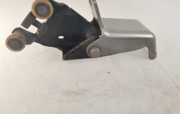 Renault Kangoo II Sliding door middle roller runner 531807 497637