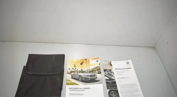 BMW 2 F22 F23 Owners service history hand book 2977765 01402977765 BL292392704W