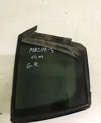 Mazda 3 II Rear vent window glass 43R000077 E000472
