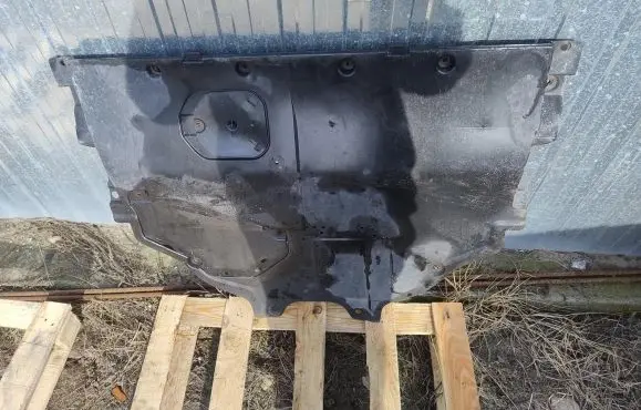 Mazda CX-5 Engine splash shield/under tray K680556111